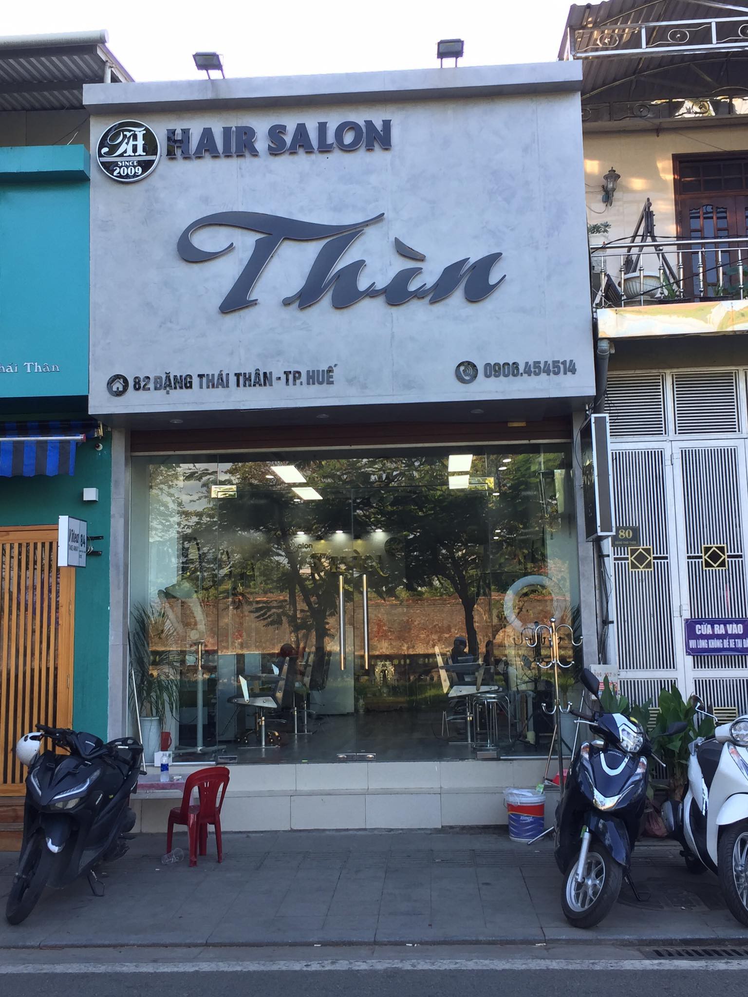 Tiệm tóc Thìn